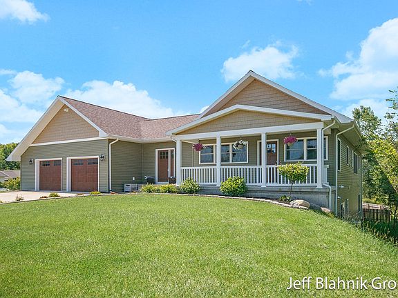 2nd image of 915 Cassandra Ct NW