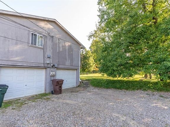 3rd image of 502 Perry Dr NW