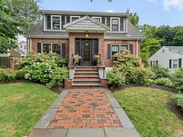 90 Leicester St, Brighton, MA 02135