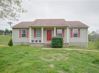 1040 Deerfield Dr, Chapmansboro, TN 37035