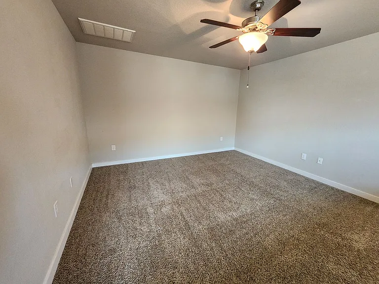 319 Creekside Curv — Photo 20