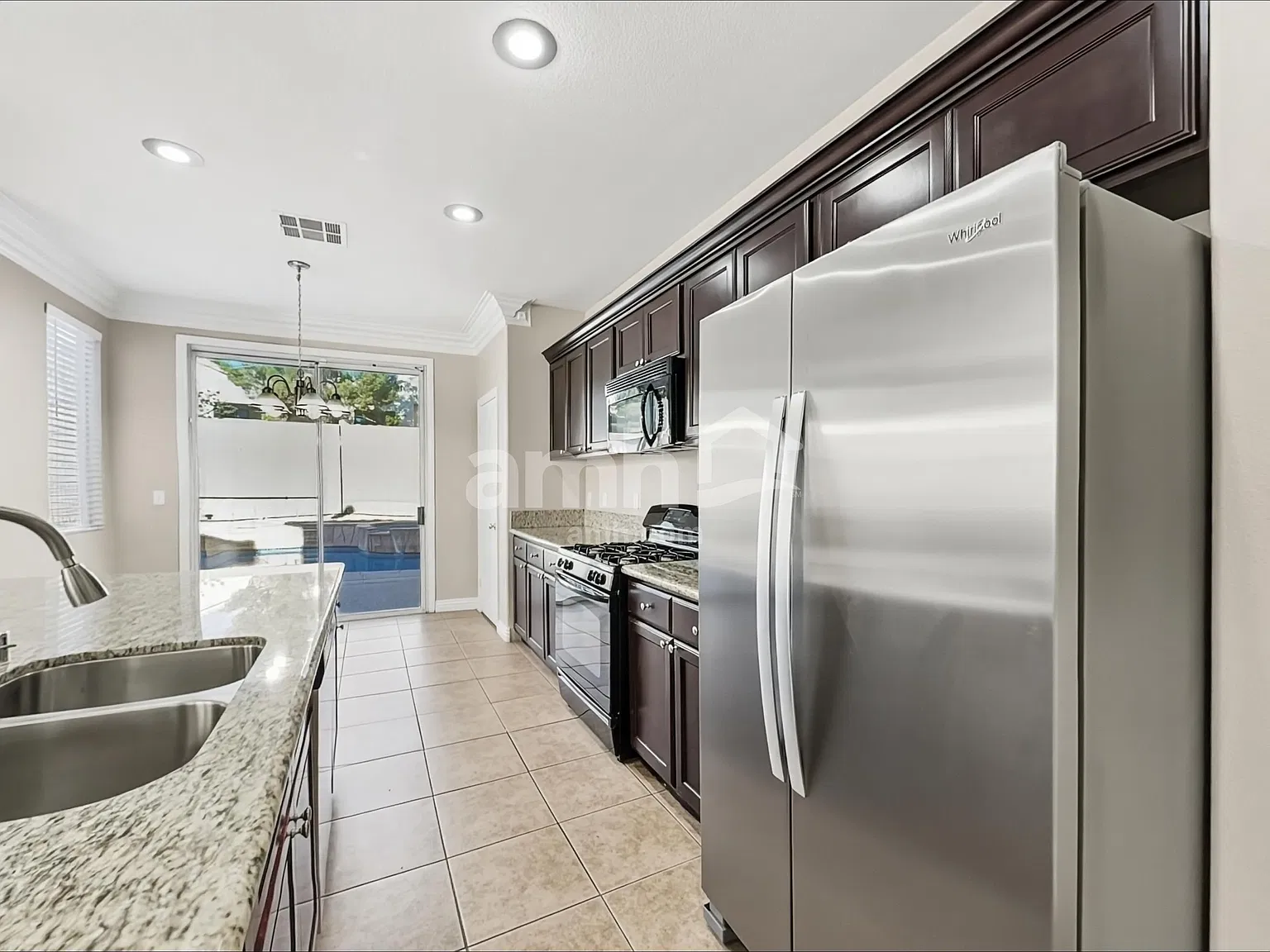 4 bed, 3.0 bath, 2366 sqft, $2,865 — Photo 4