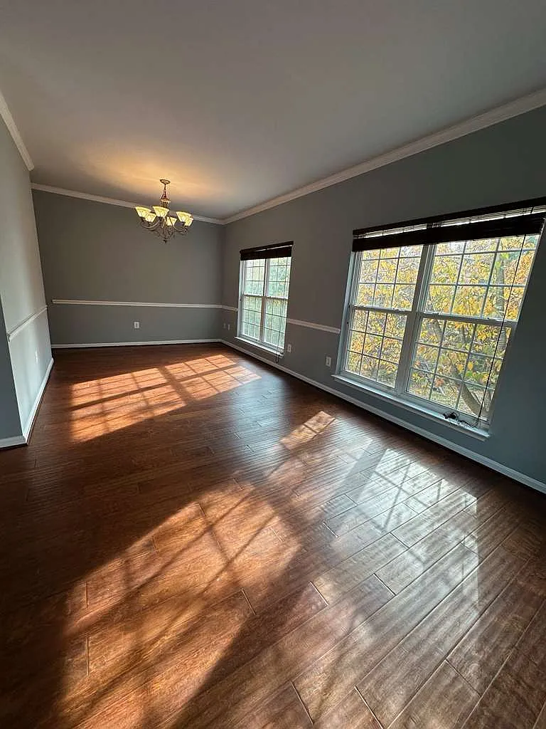 3 bed, 2.5 bath, 2482 sqft, $2,850 — Photo 2