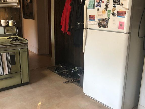 4th image of 87 S Lake Ave Floor 2