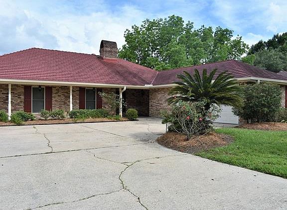 2nd image of 62 Country Club Dr