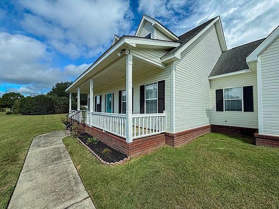 3rd image of 115 Willow Oaks Dr