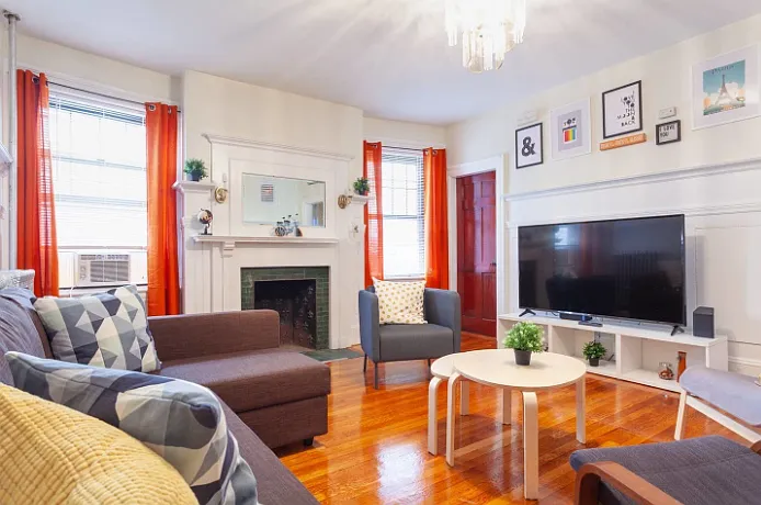 Building Photo - 1247 Beacon St #3