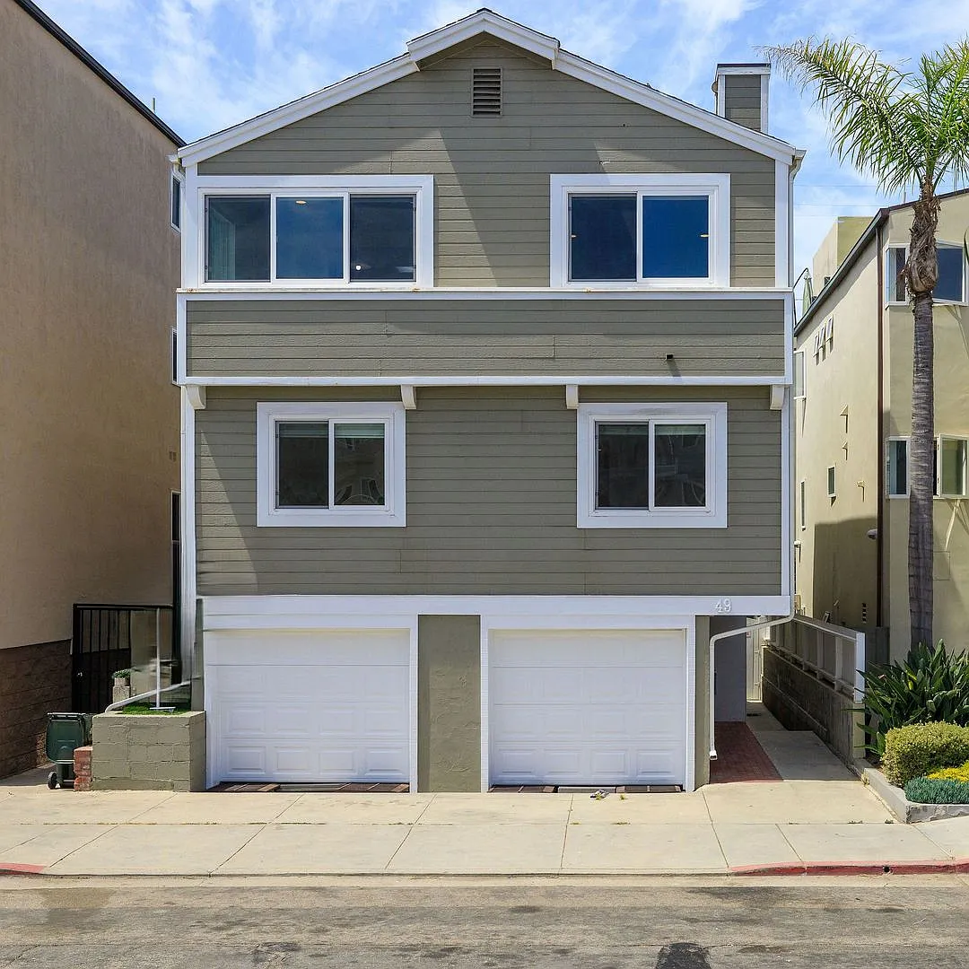 Beachside Retreat Steps to the Sand in Hermosa Beach! — Photo 2