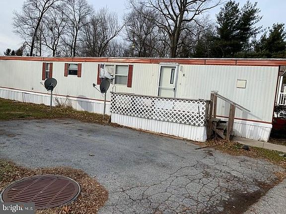 2nd image of 18 Rosewood Dr