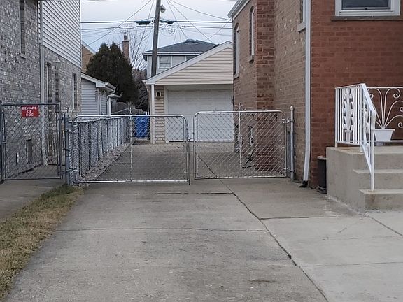 2nd image of 5846 S Nordica Ave