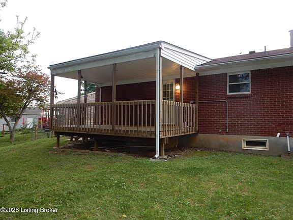 3rd image of 370 Oxford Ln