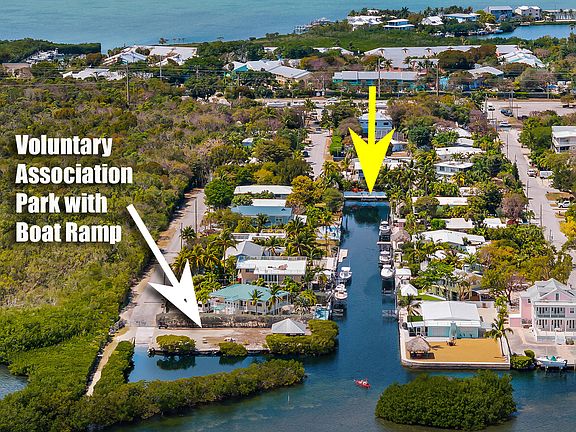 5th image of 1112 Grand St