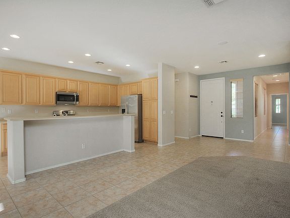 5th image of 3417 W King Dr