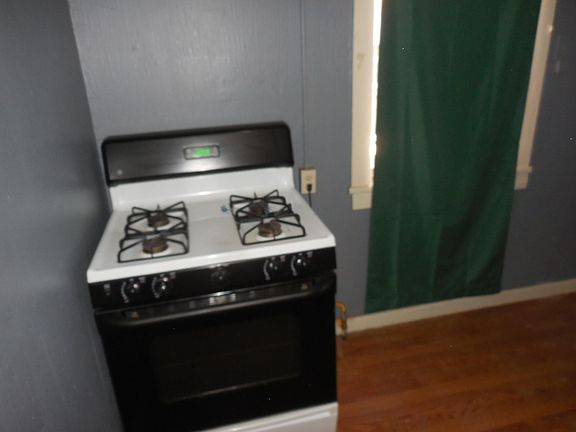 5th image of 4023 Lincoln Ave #1