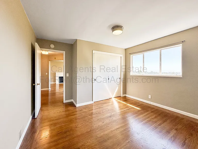 7019 Outlook Ave — Photo 5