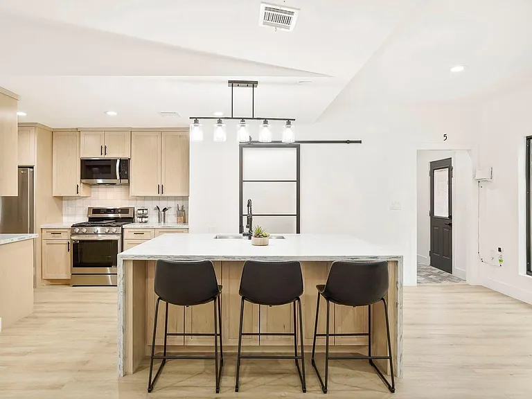 3327 Freshmeadows Dr — Photo 11