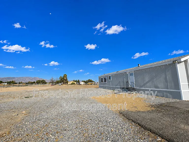 1410 E Manse Rd — Photo 5
