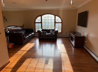 532 Grand Ave, Lindenhurst, NY 11757