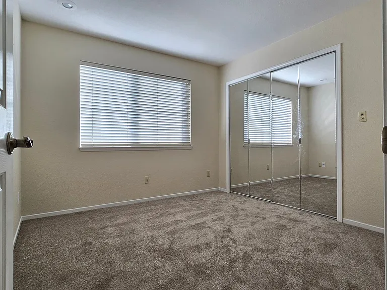 215 Avenida Espana — Photo 11
