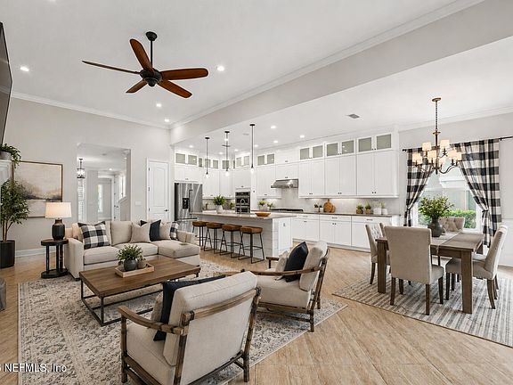 4th image of 29 PORTSIDE Avenue