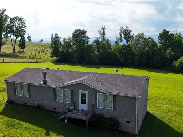 759 Cameron Ln, Mount Airy, NC 27030