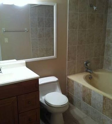 5th image of 12937 Meadowood Ct