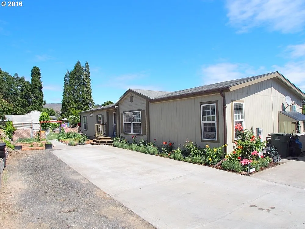1205 Verdant St photo 1