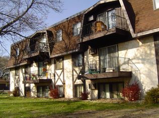 5284 Greenfield Ave APT 35, Mounds View, MN 55112