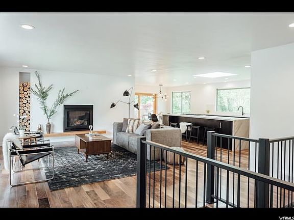 4th image of 1966 E Millbrook Dr