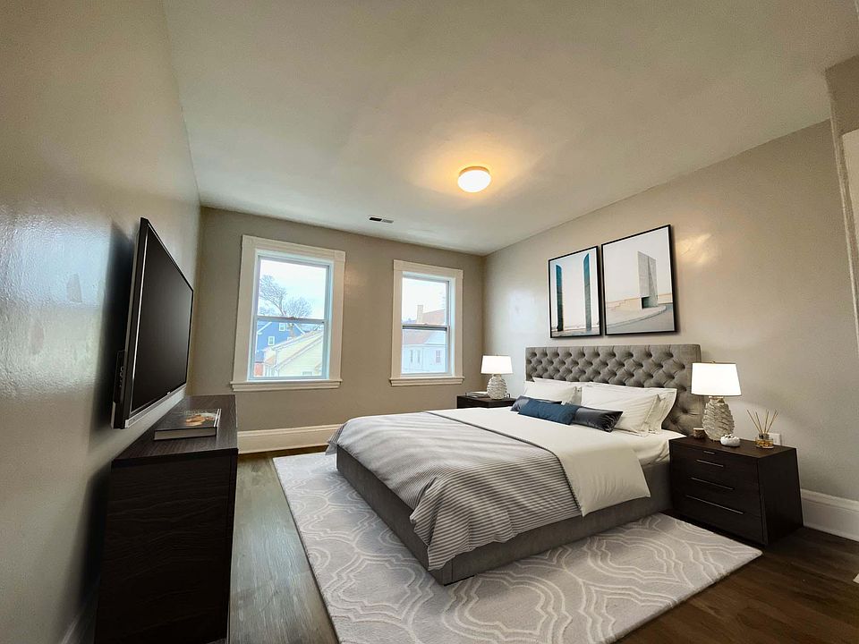 virtually staged front facing bedroom