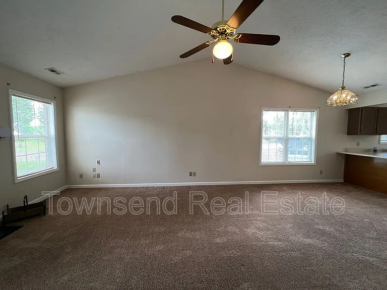 3031 Kingfisher Dr — Photo 4