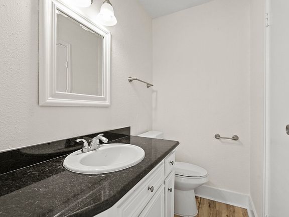 4th image of 2116 N Austin Ave