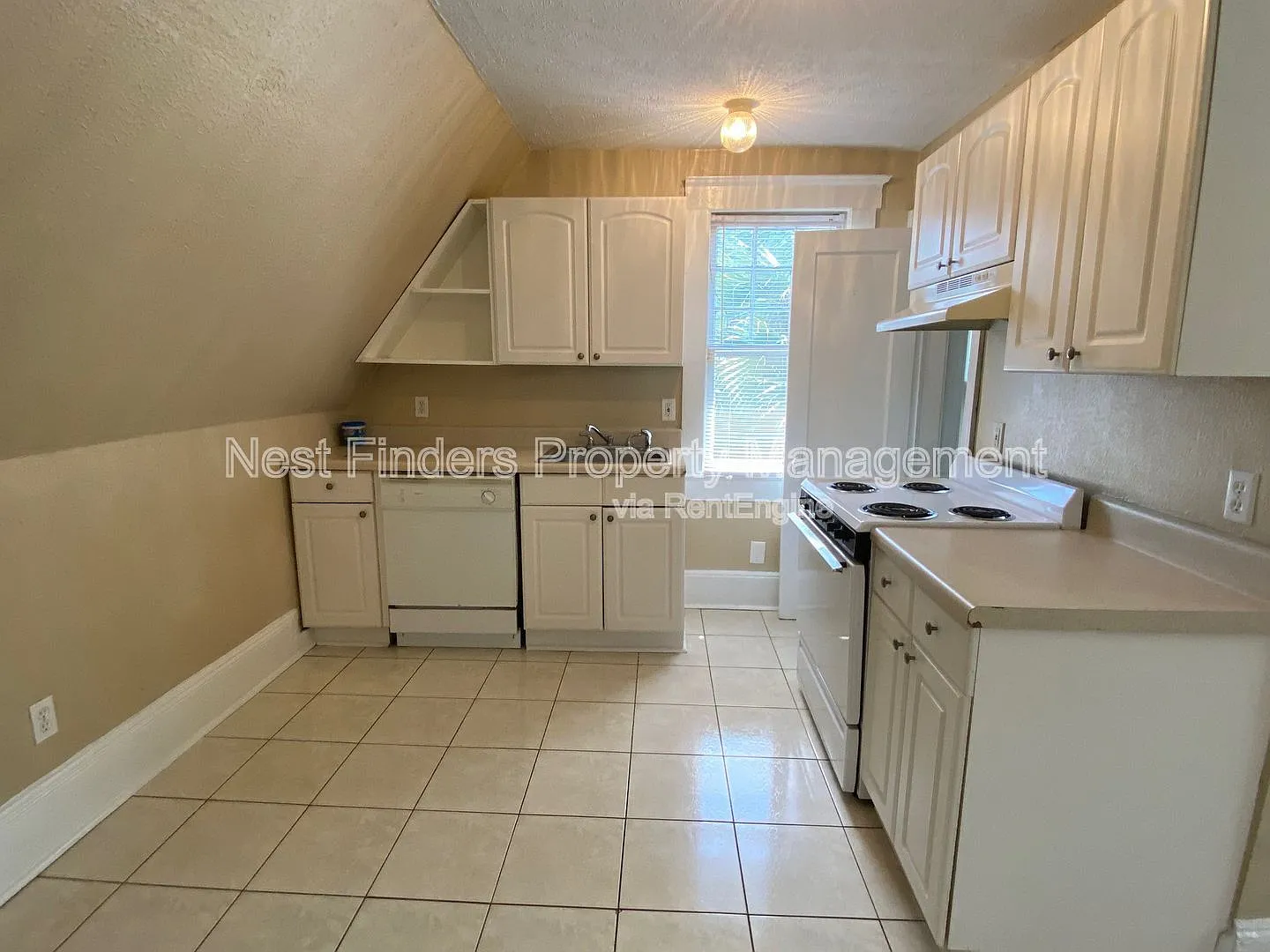 Studio, 1.0 bath, 600 sqft, $825 — Photo 3