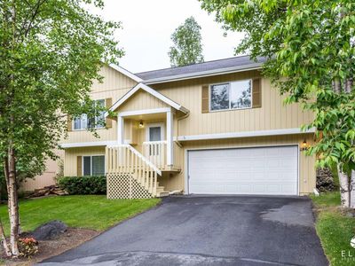 18627 Danny Dr, Eagle River, AK, 99577