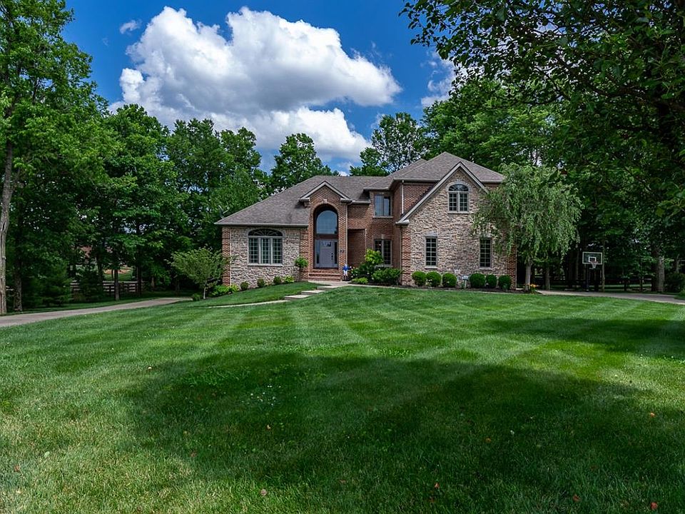 1st image of 107 Deerfield Cir