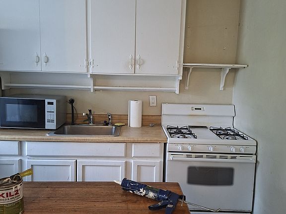 4th image of 97 Elmhurst St