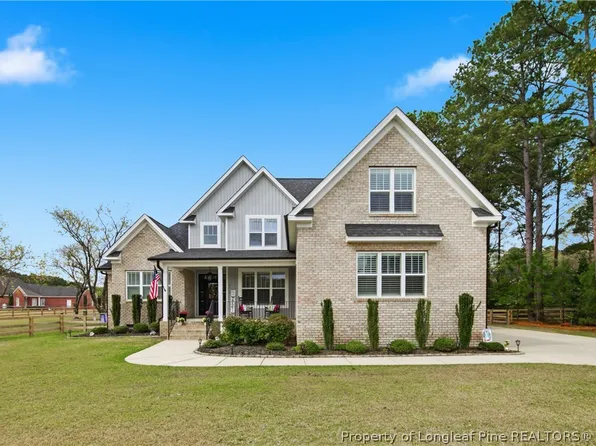 2111 Sunburst Ct, Eastover, NC 28312