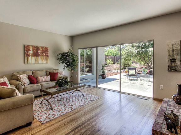 4th image of 205 Gregg Dr