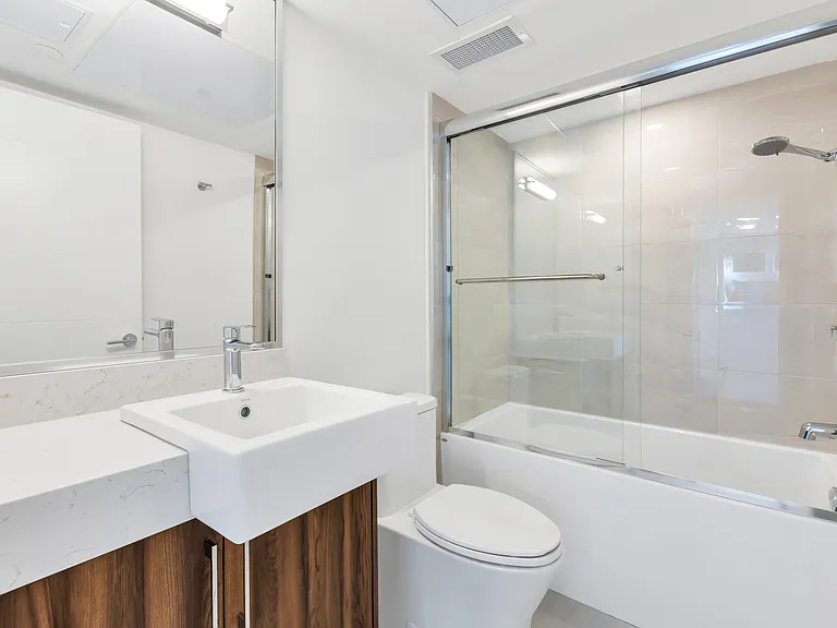 4575 Granville St — Photo 22