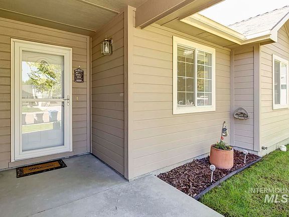 5th image of 1003 Windsong Ct