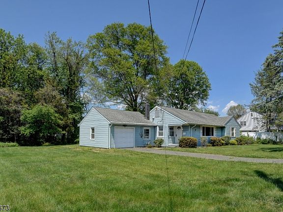 3rd image of 68 Comly Rd