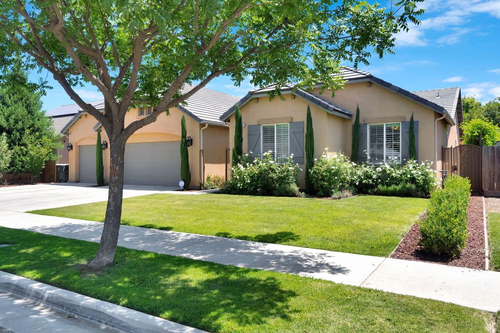 2824 N Boise Street, Visalia, CA - View 3