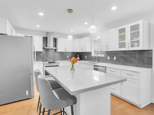 11451 Windward Gate, Richmond, BC V7E 6E9