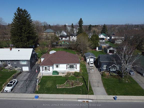 4th image of 43 Cobblehill Rd