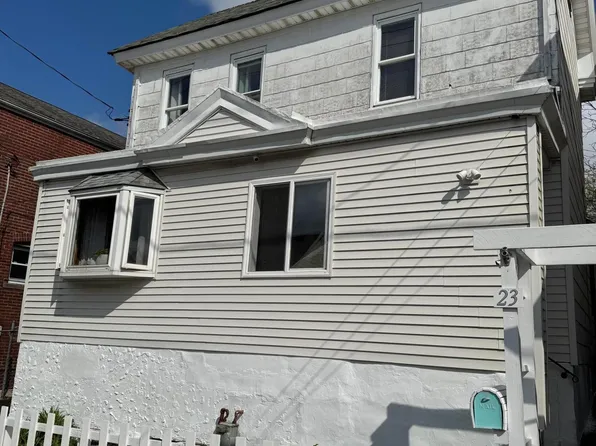 23 W Clay Ave, Hazleton, PA 18202