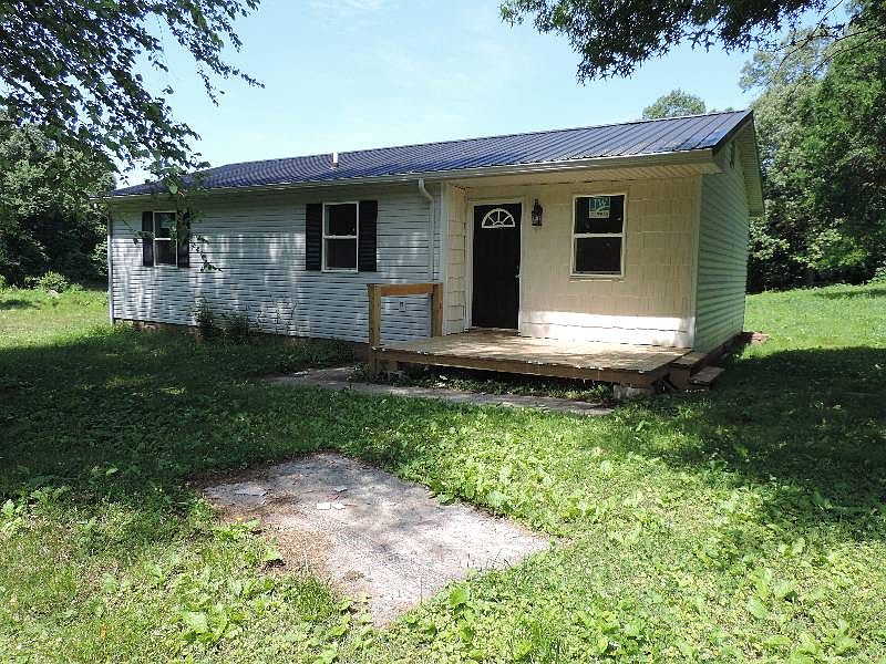 1st image of 140 Parker St