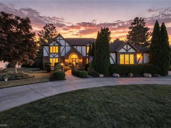 14812 Lancelot Ln W, North Royalton, OH 44133