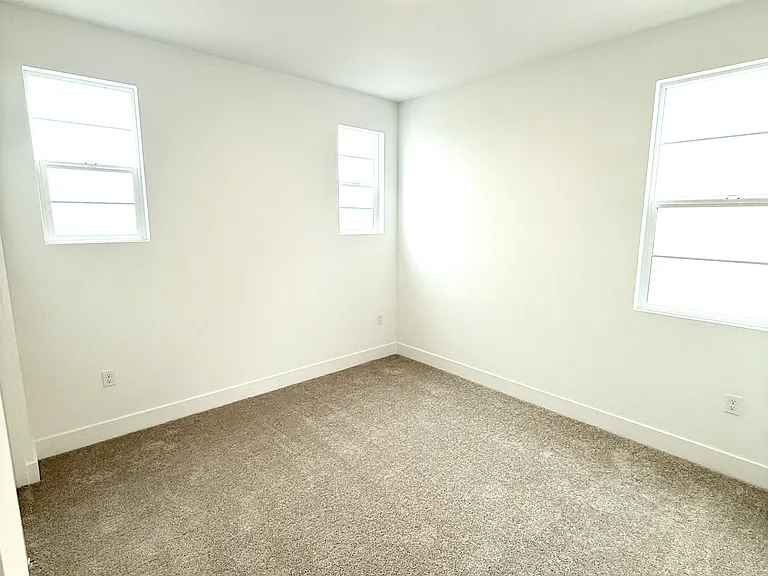 3323 Cascade Dr — Photo 11