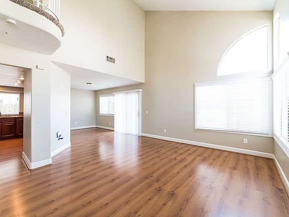 5th image of 7608 Honeysuckle St