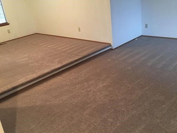 3rd image of 10337 Ashley Cir NW